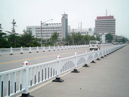道路護欄哪個品牌好